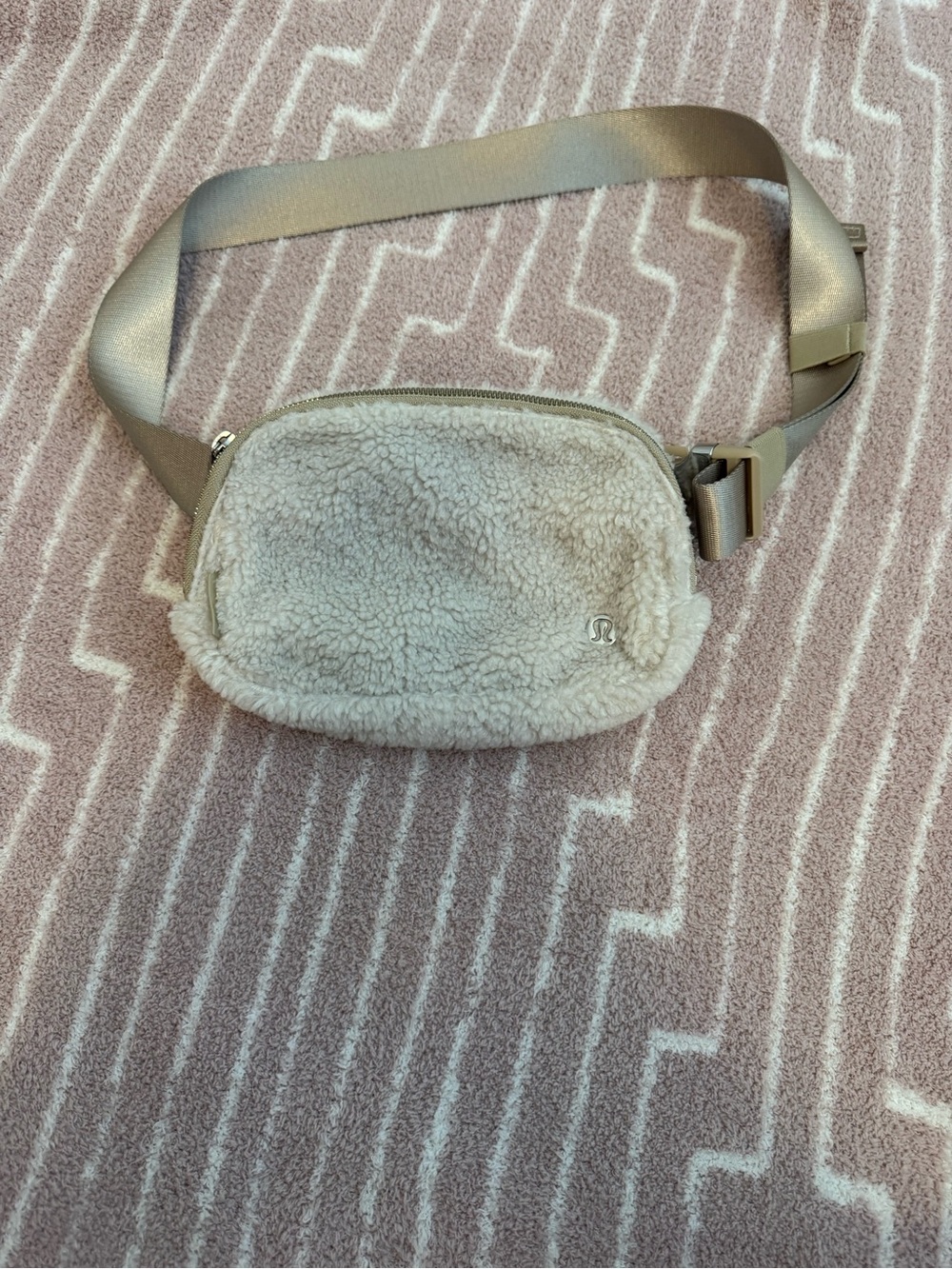 Lululemon Everywhere Belt Bag 1L Fleece White Opal / Light Ivory